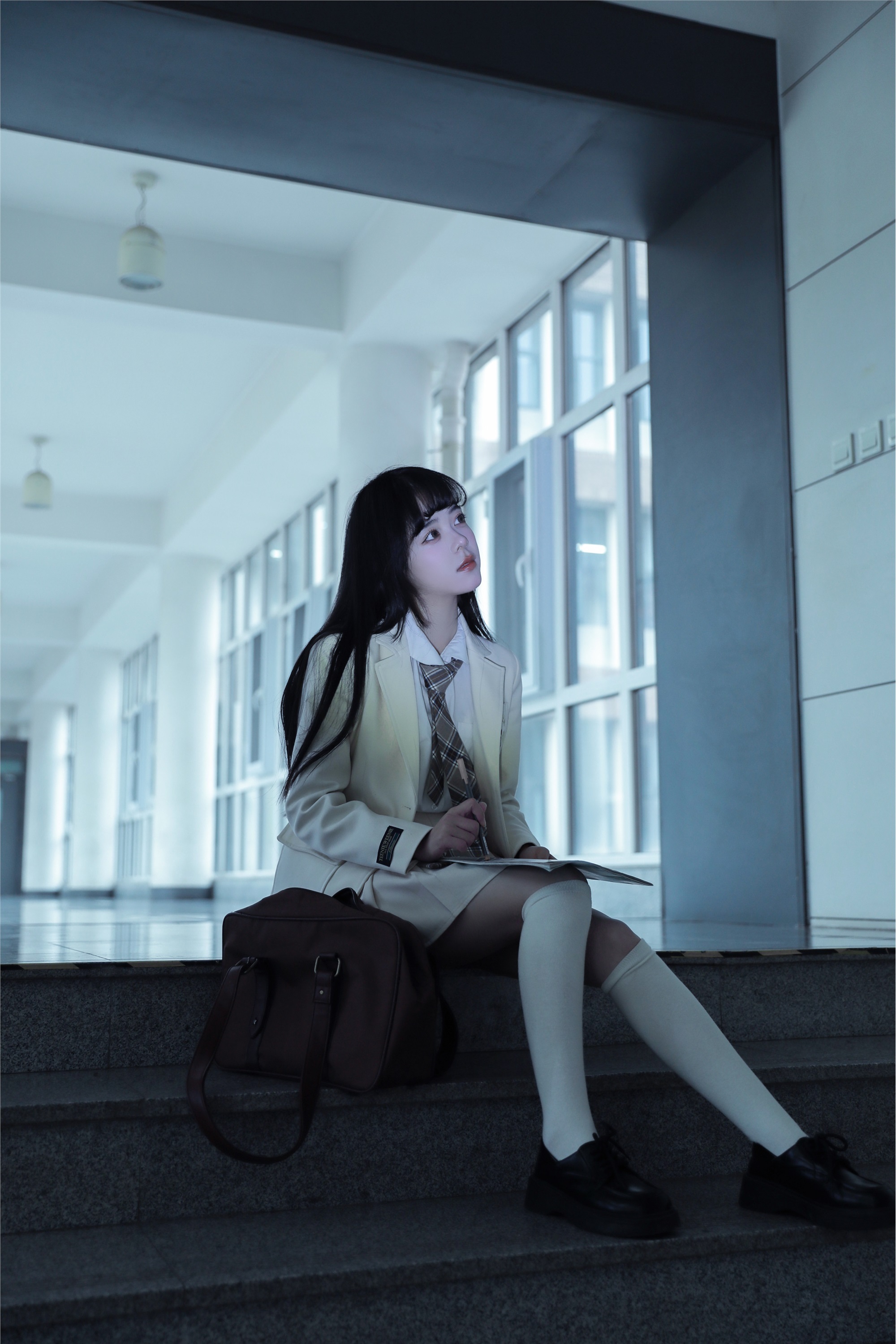 YITUYU艺图语 2025.01.04 楼梯间 姜见过